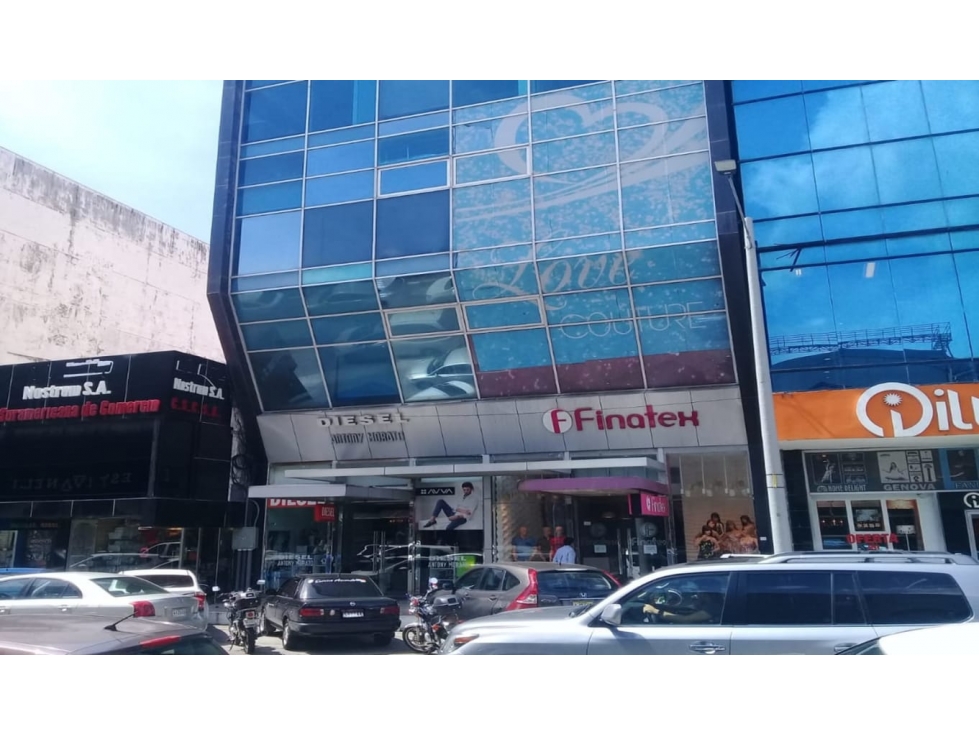 SE ALQUILA O SE VENDE LOCAL COMERCIAL EN ZONA LIBRE - 4