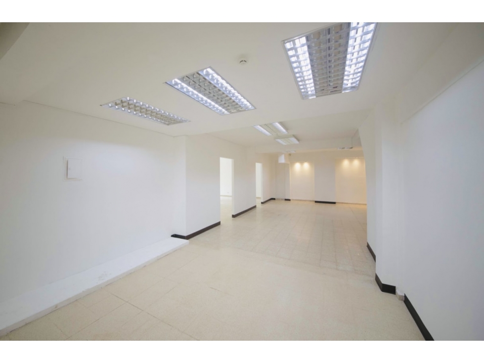 Se alquila Local en Obarrio con Vitrina a la calle 300Mts $4,500 — foto 4
