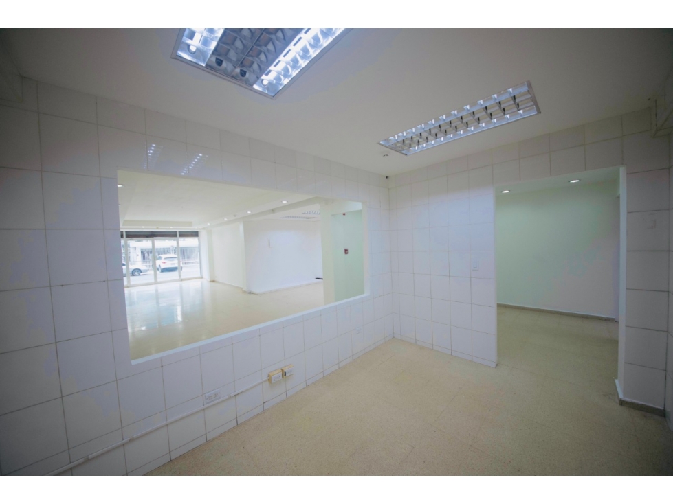 ALQUILER LOCAL COMERCIAL EN OBARRIO — foto 4