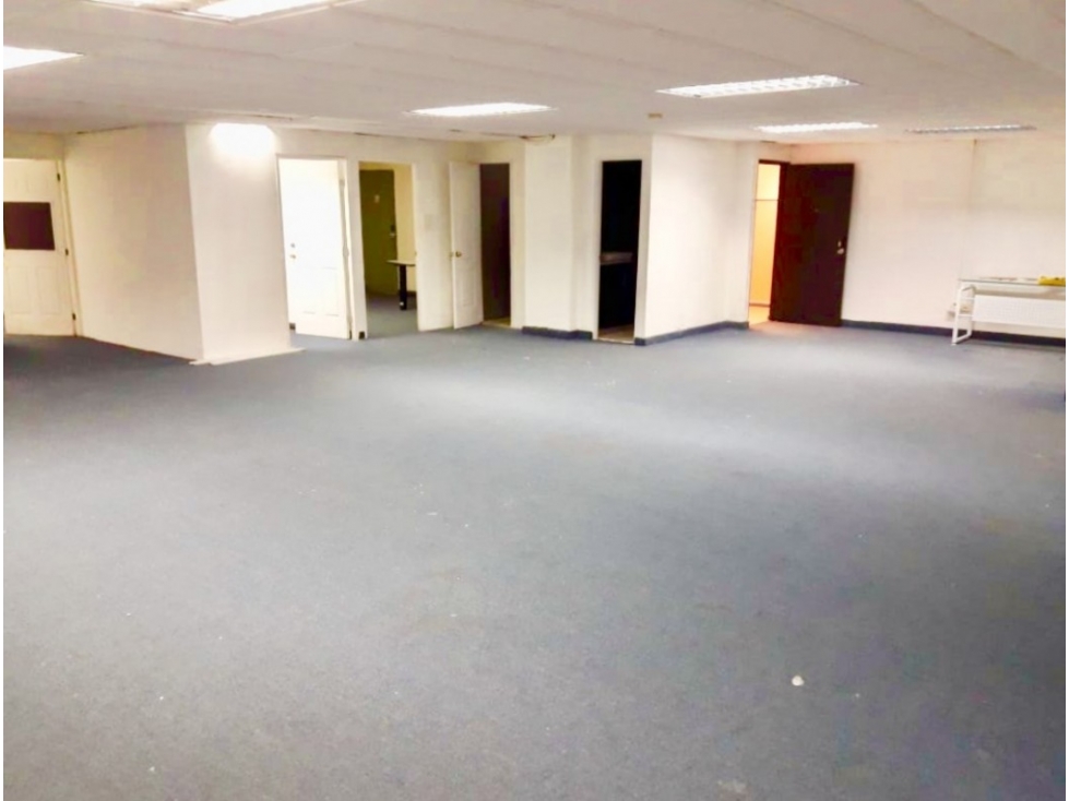 Se Alquilan Oficinas Vía España 220-420 mts $1.490.oo — foto 5