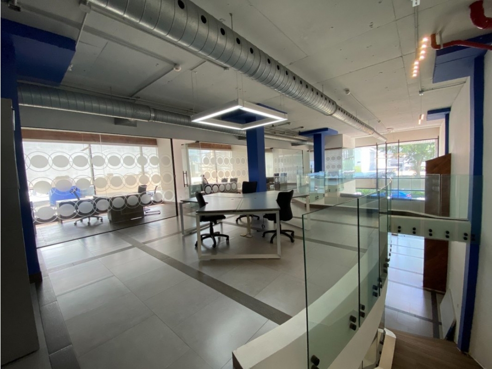 Se alquila oficina amoblada de dos niveles en Obarrio 405 Mts $6,065