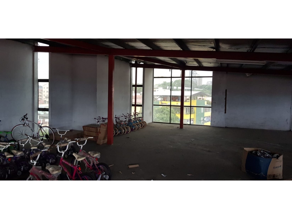 Se Alquila Edificio Completo 5 pisos 3.350Mts Calidonia $20.000.oo - 2