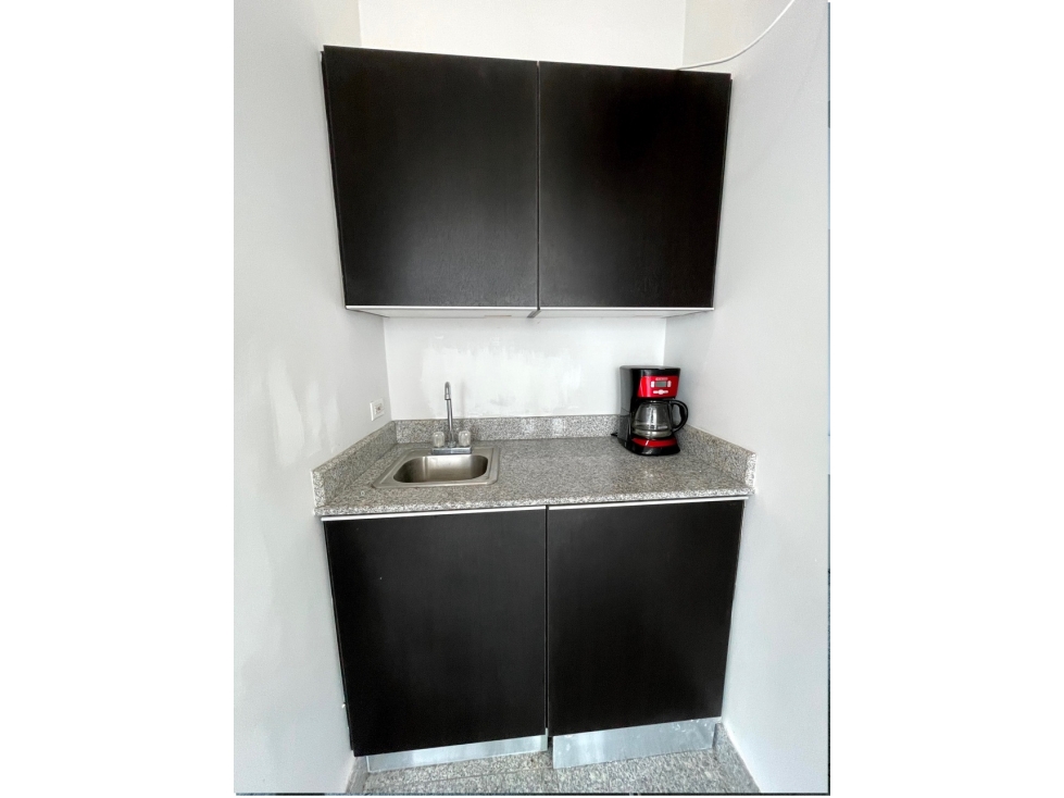 Se alquila Oficina Amoblada 126m2 en Bella Vista $1,350 - 5