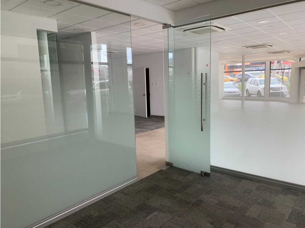 Se Alquila local comercial de 320m2 en Transístmica/El Carmen $6,000 - 6