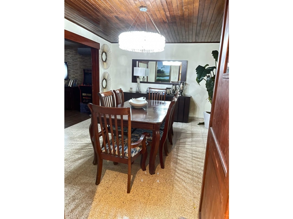 ALQUILO / VENDO ESPECTACULAR CASA $1500 - 6