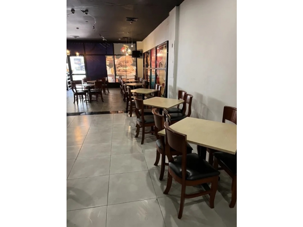 Local comercial en Costa Verde, 200mts - $4500.00. EQUIPADO - 4