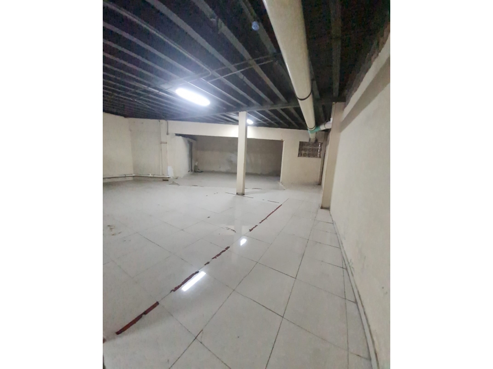 Se alquila Local en La Av. Fernandez de Córdoba 360 Mts y 450 Mts — foto 5