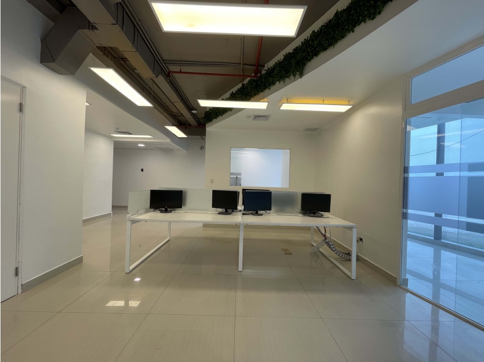 Se Vende o Alquila Estupenda oficina en Costa del Este!! 94mt2