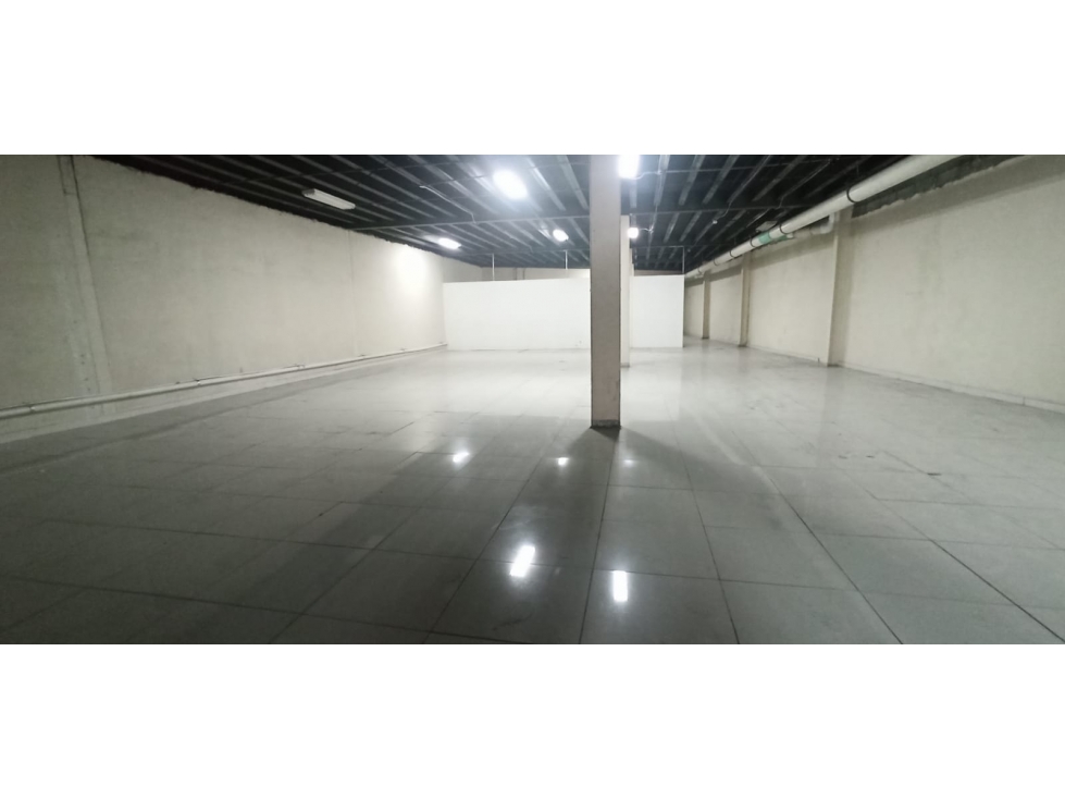 Se Alquilan Locales en Fernandez de Cordoba $8mt2. — foto 4