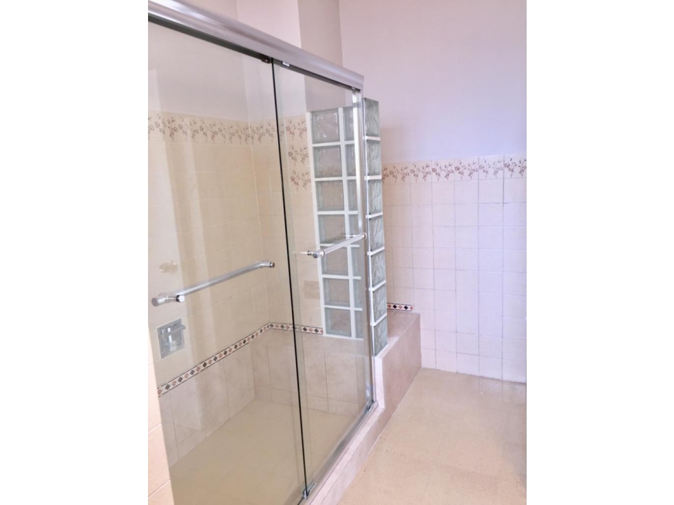 FS 200 SE ALQUILA APARTAMENTO EN EDIF RUIO MAR MARBELA LINEA BLANCA — foto 4