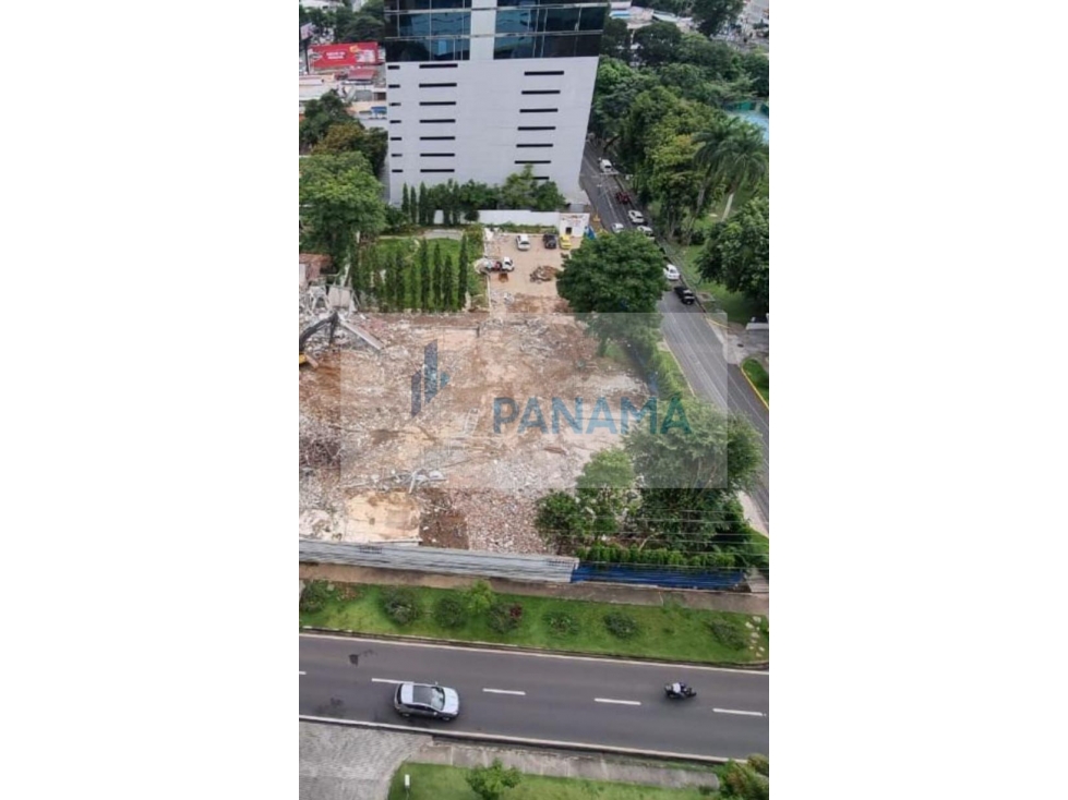 Se Vende Terreno Esquinero 3.550 Mts2 Obarrio $9.500.000.00 - 4