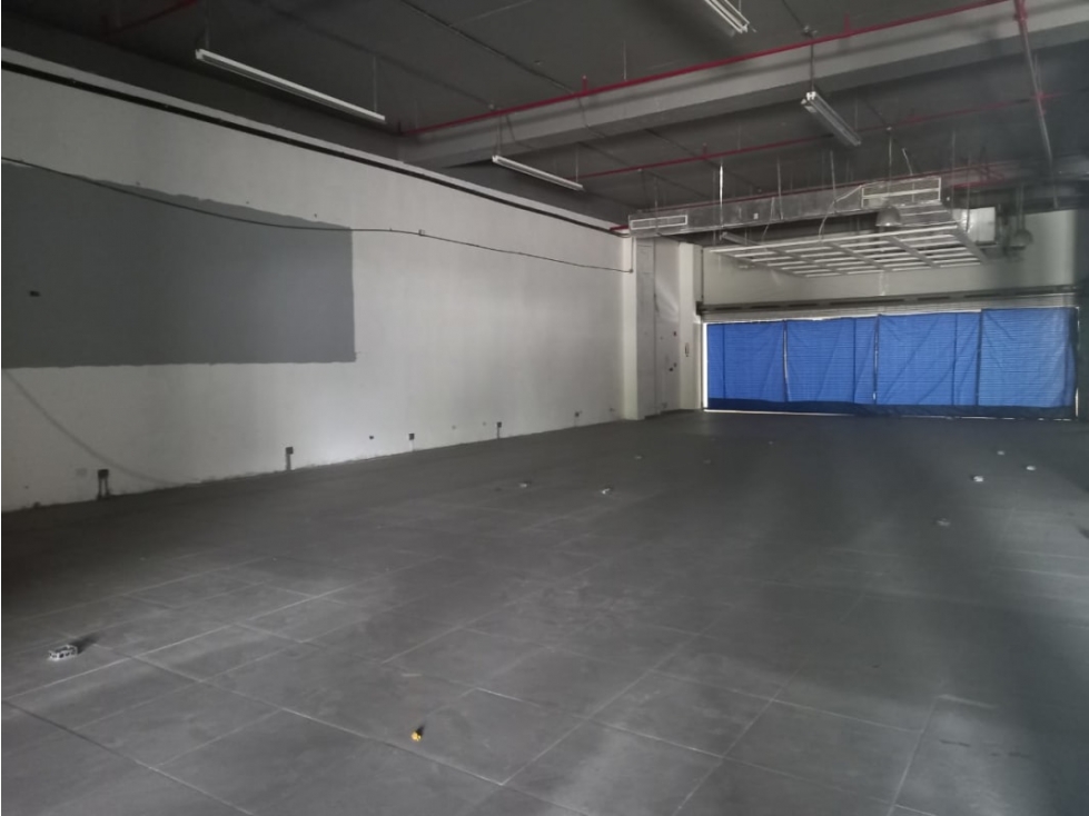 LOCAL en Alquiler en WESTLAND MALL >>$3,900<< - 5