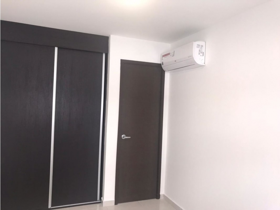 SE VENDE APARTAMENTO LINEA BLANCA EN AV. BALBOA — foto 4