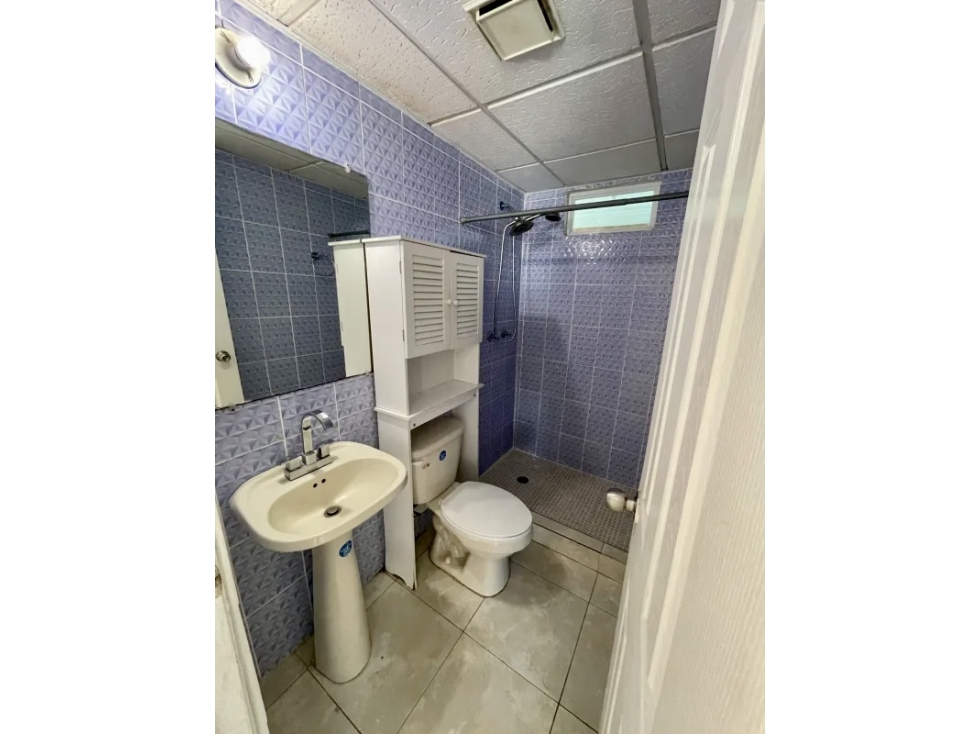 SE ALQUILA APARTAMENTO LINEA BLANCA EN PUEBLO NUEVO — foto 6