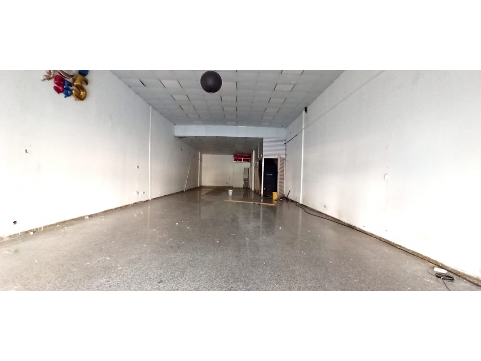 SE ALQUILA LOCAL FRENTE A ESTACION VIA ARGENTINA. — foto 4