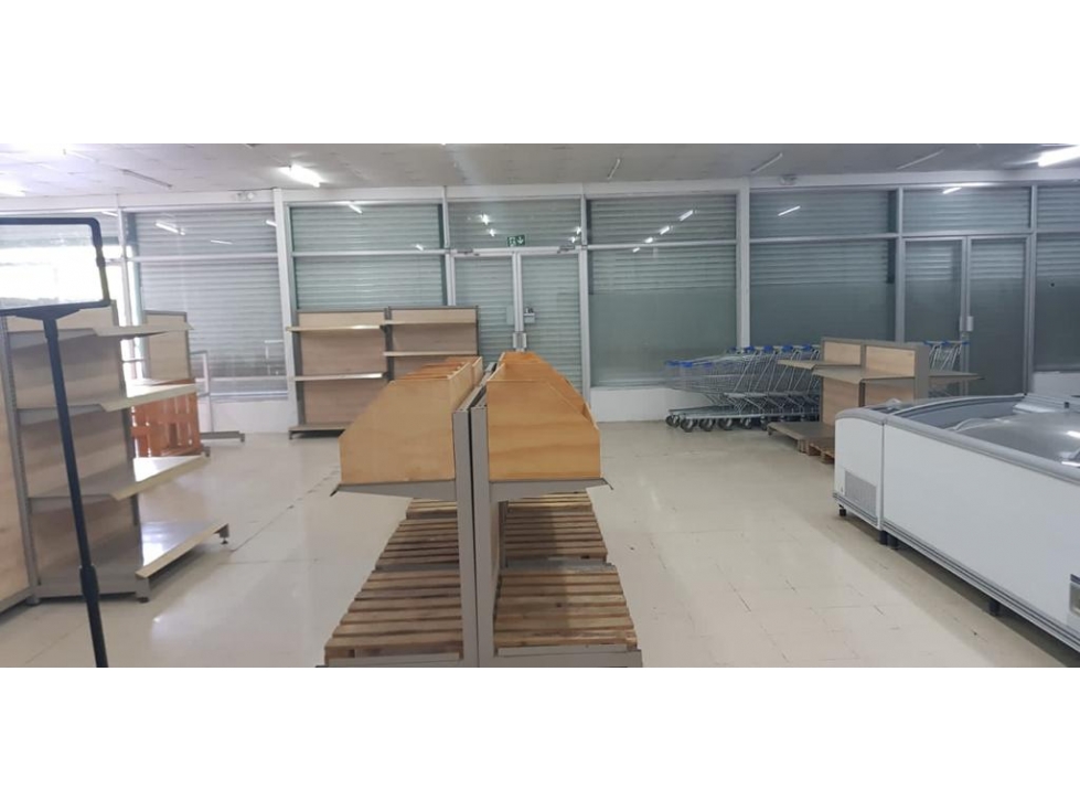 SE ALQUILA LOCAL PARA MINI SUPER >>ARRAIJAN>> - 5