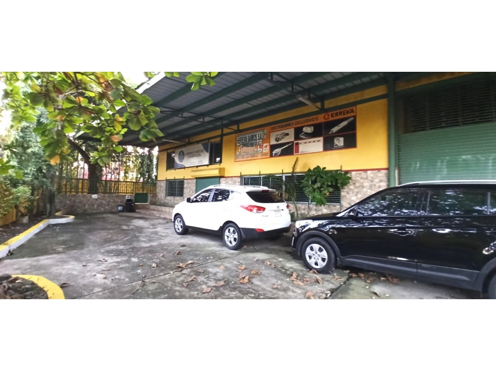 SE ALQUILA LOCAL EN PUEBLO NUEVO >>$2500>>