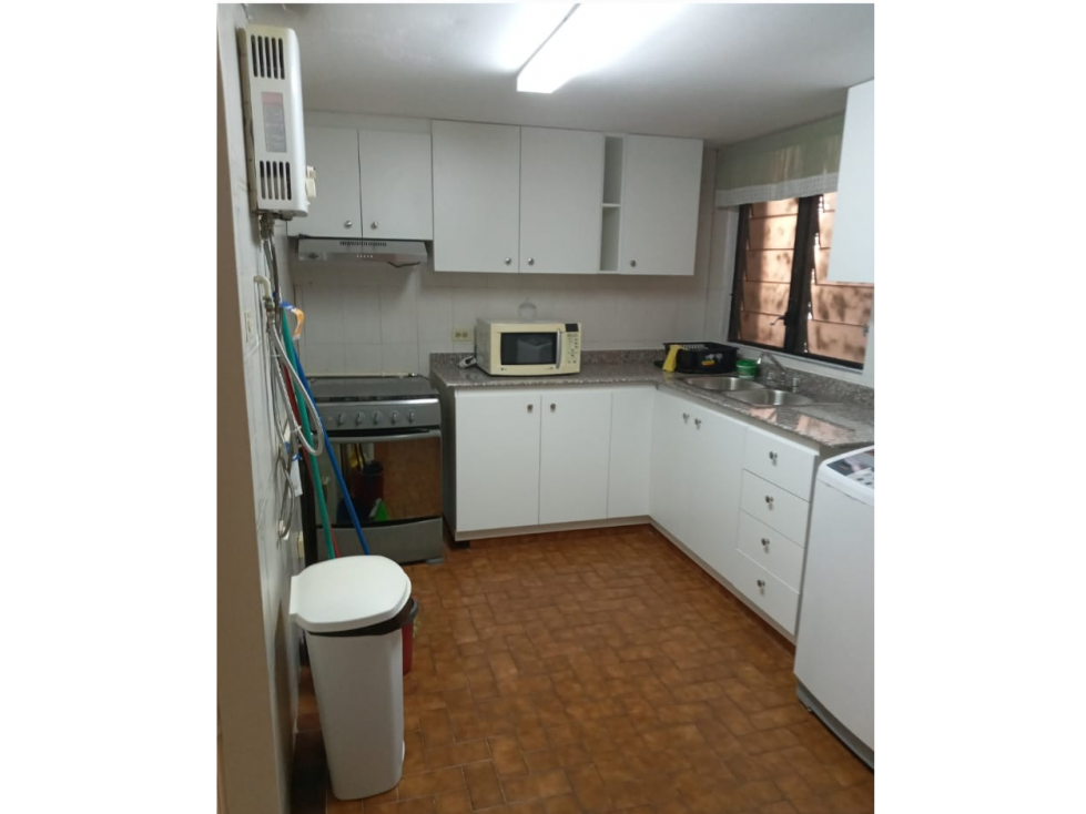 SE ALQUILA APARTAMENTO EN PH DELAVOR — foto 4