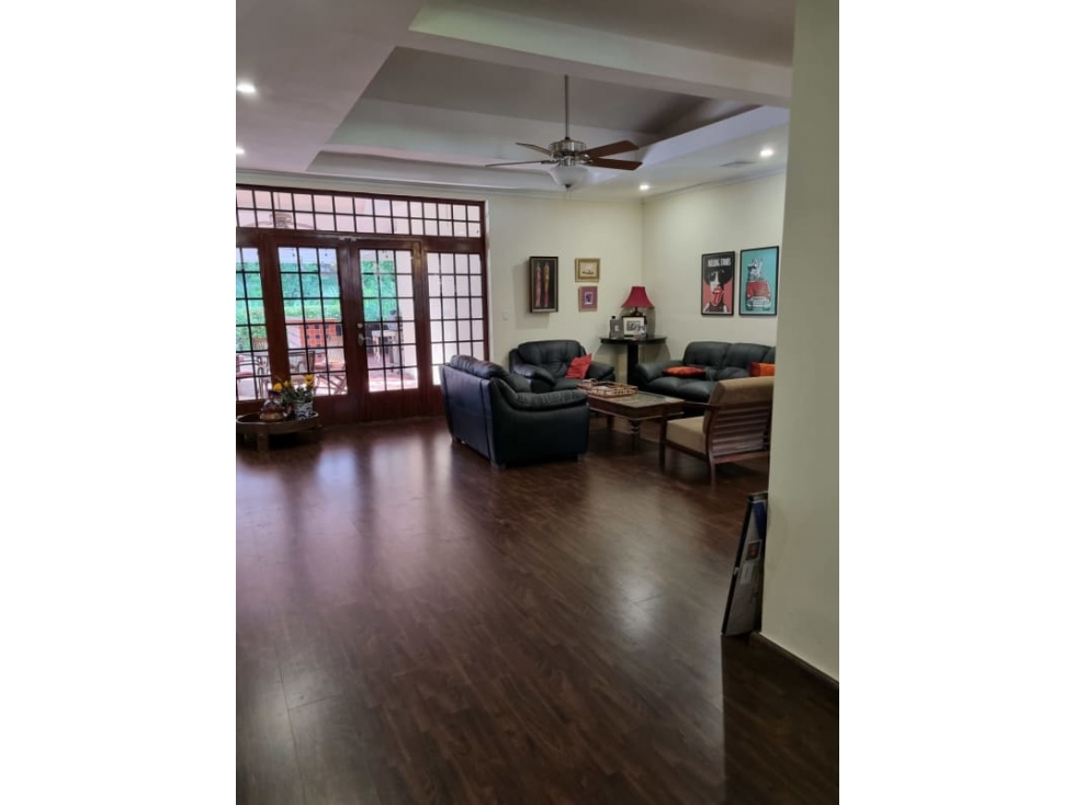 Alquilo Extraordinaria Casa amoblada en Albrook con Gran espacio - 1