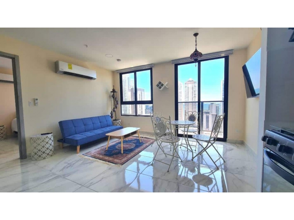 SE ALQUILA CENTRICO Y LUJOSO APARTAMENTO
