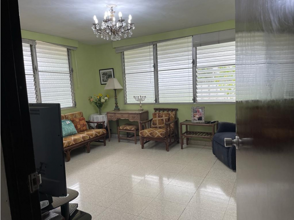 SE ALQUILA CASA COMERCIAL EN OBARRIO | A PASOS DE CALLE 50 - 5
