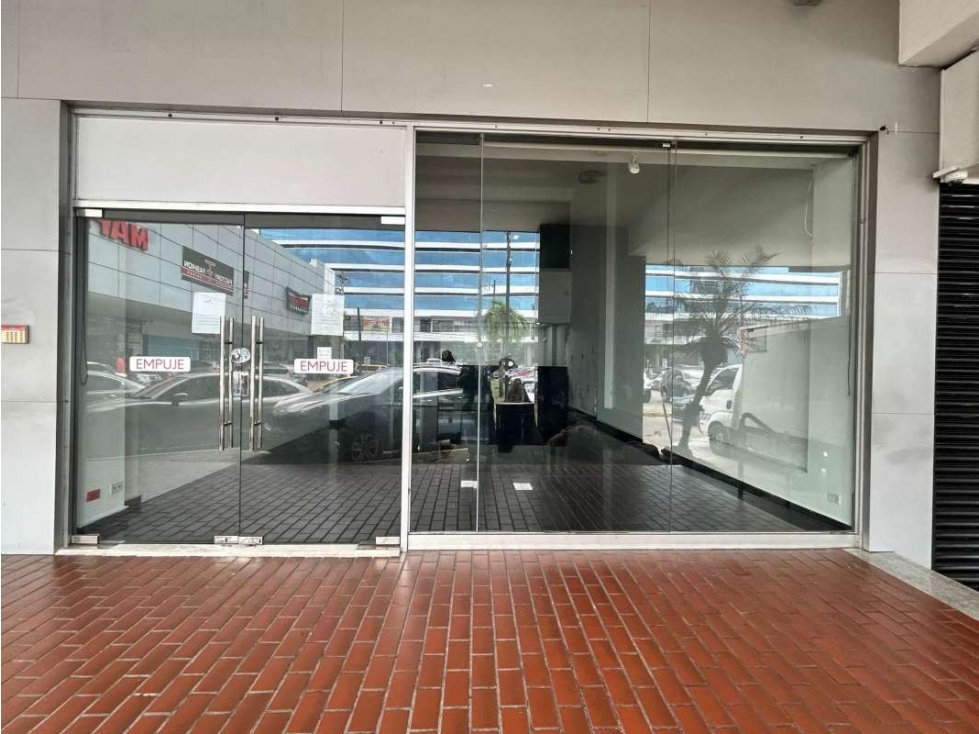 Local Comercial con Mezanine en El Dorado - 200mts