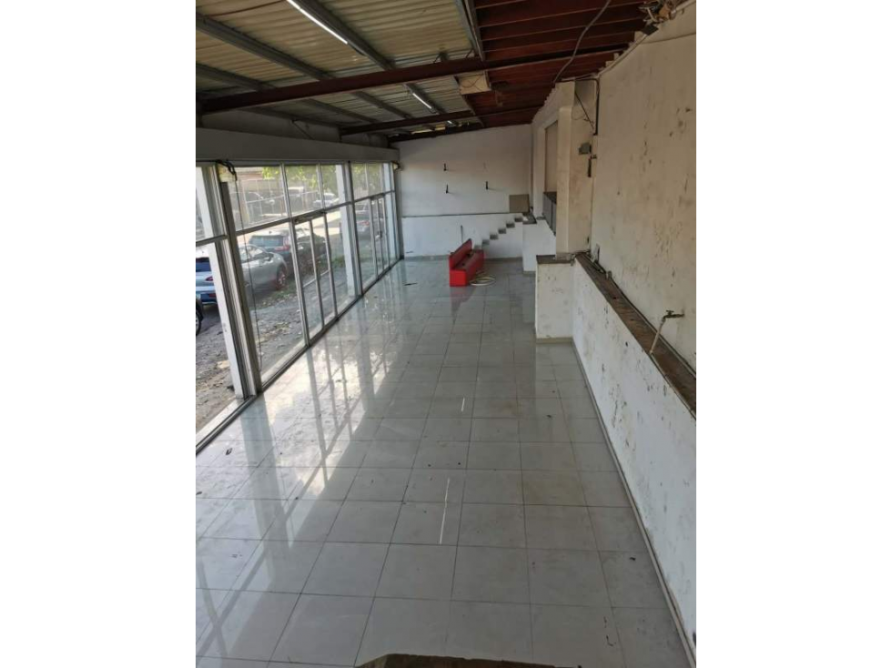 ALQUILER LOCAL VIA PRICIPAL ,ESQUINA EN BETANIA CAMINO REAL — foto 3