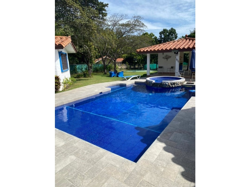 VENDO AMPLIA PROPIEDAD CON 2 CASAS EN PUNTA BARCO $725.000!!! — foto 5