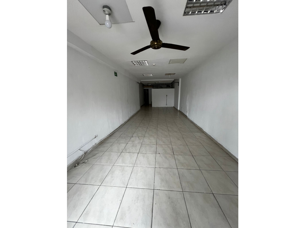 ALQUILO LOCAL COMERCIAL EN TUMBA MUERTO - 1