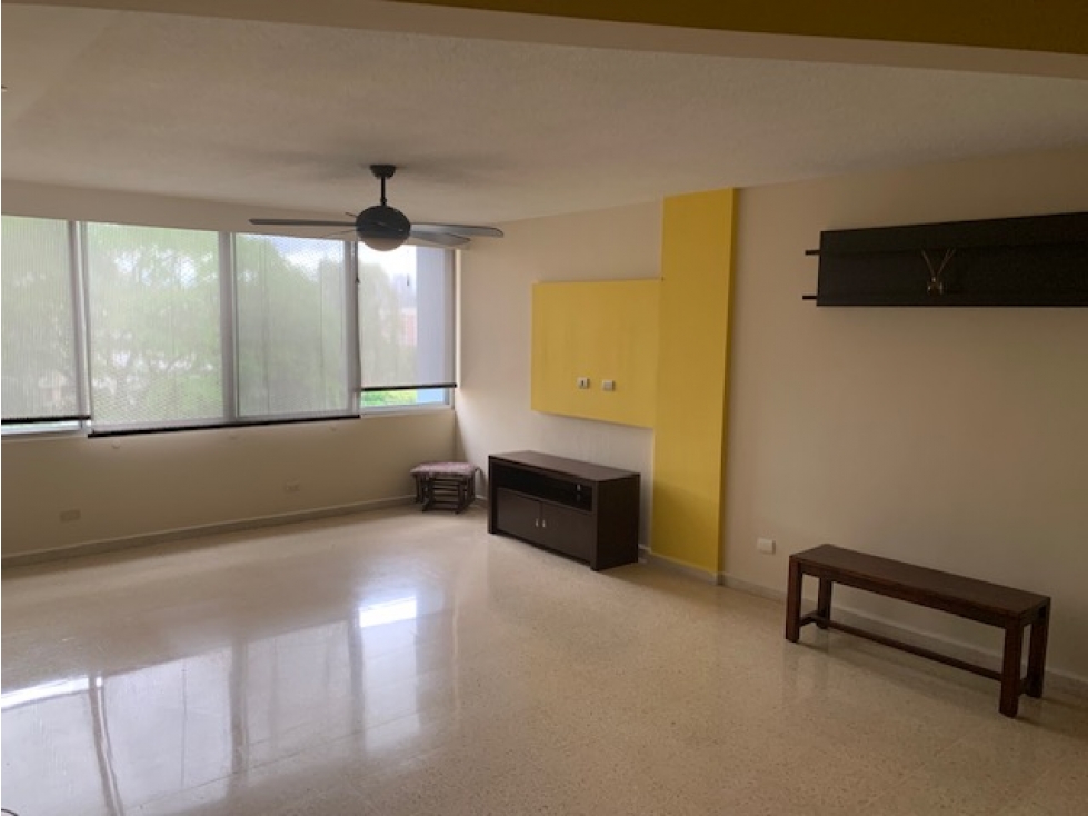 SE ALQUILA APARTAMENTO EN EL CARMEN