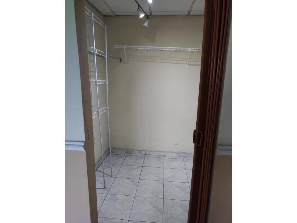 VENTA DE CASA EN LAS CUMBRES - 4