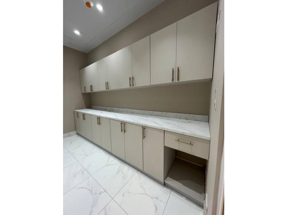 ! GANGA ¡ SE VENDE Consultorio u oficina en Town Center - 4