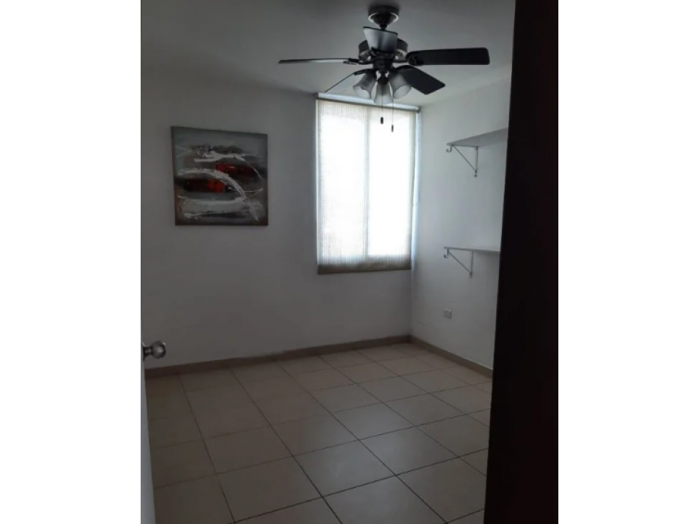 ALQUILER DE APARTAMENTO EN BELLA VISTA — foto 4