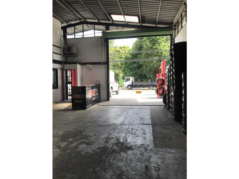 ¡Â¡SE VENDE !! Local comercial en AV. Santa Elena — foto 4