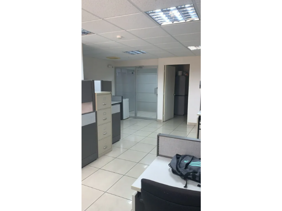 ALQUILER DE OFICINA EN EL CANGREJO — foto 4