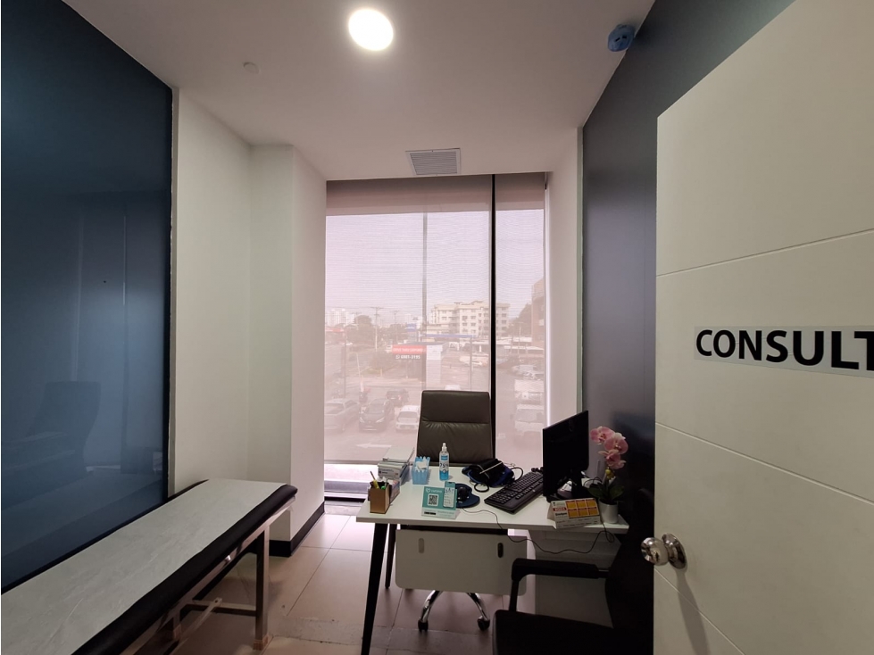 ¡Â¡SE ALQUILA !! LOCAL COMERCIAL en 12 DE OCTUBRE!! — foto 4