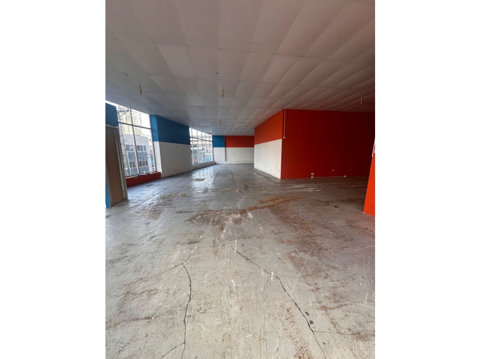 ¡Â¡SE ALQUILA !! LOCAL COMERCIAL en VIA PRINCIPAL,VIA ESPAÃA — foto 4