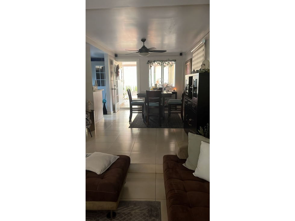 En alquiler casa dúplex de dos niveles en Colinas de Santa Bábara. — foto 4