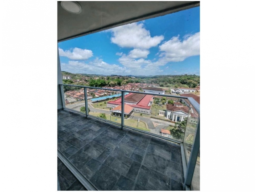 SE VENDE APARTAMENTO EN ZONA DE ALBROOK