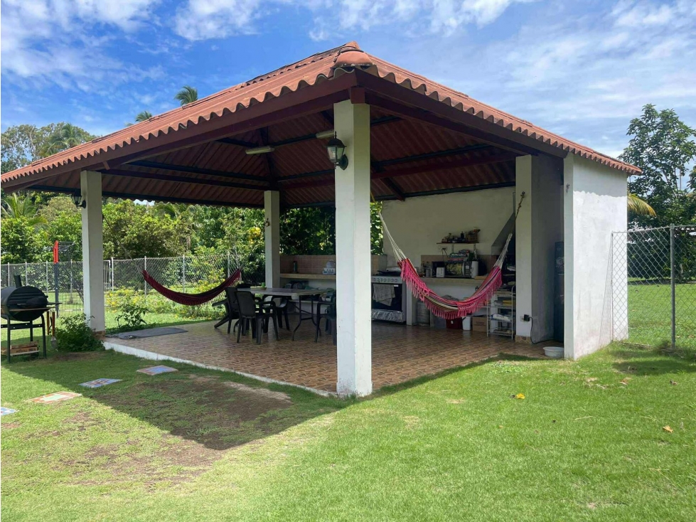 En venta propiedad con 3 cabañas en Santa Clara, Río Hato - 6