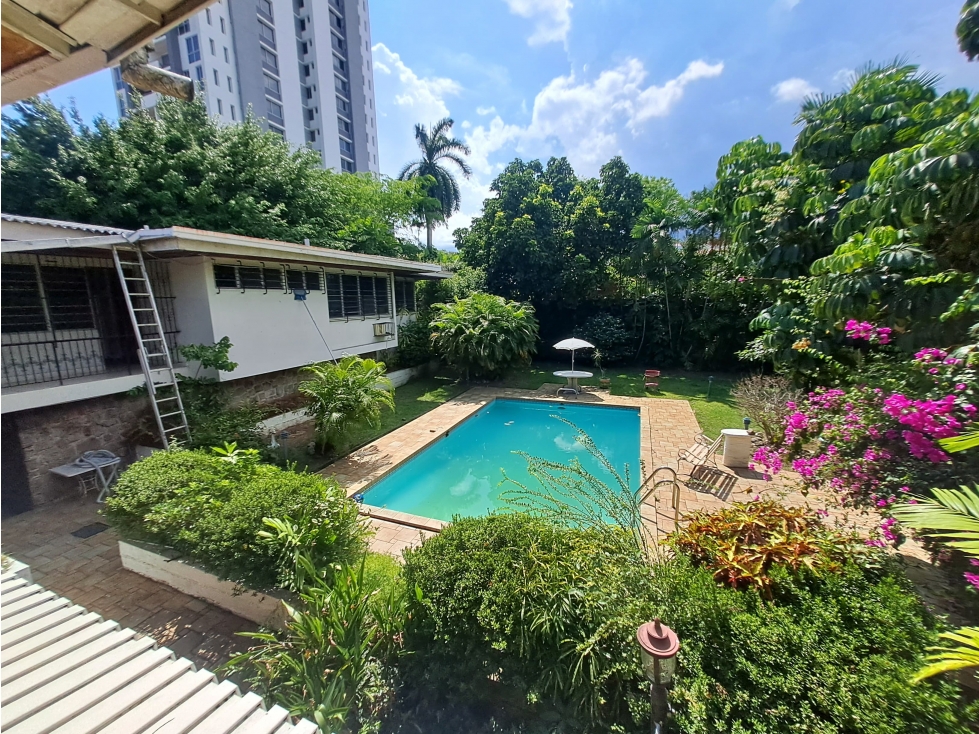 SE VENDE CASA EN BELLA VISTA