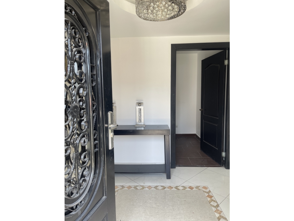 Se vende o alquila casa de 3 pisos en Limajo, San Miguelito — foto 4