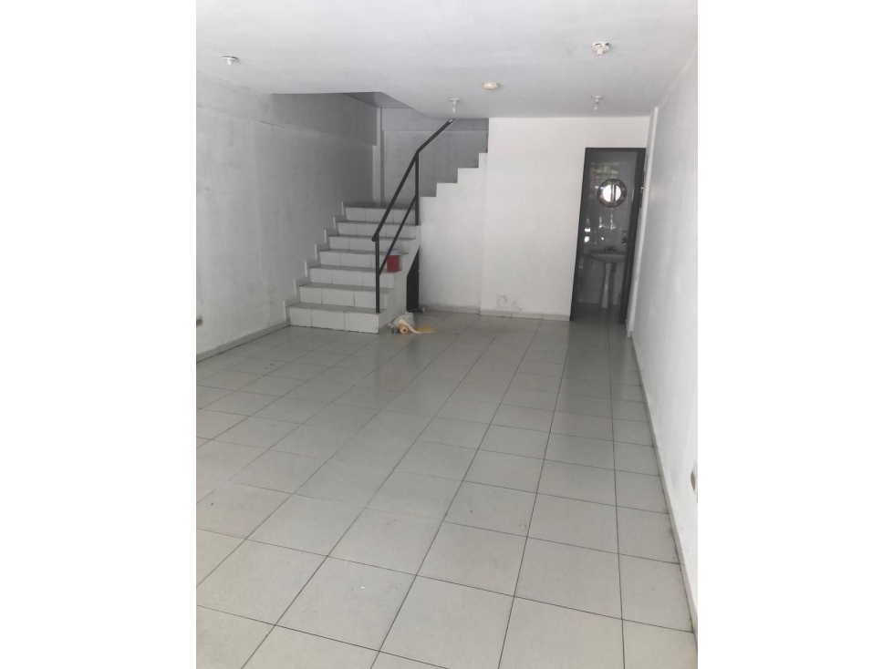 Se alquilan locales comerciales en el cangrejo $1600 - 2