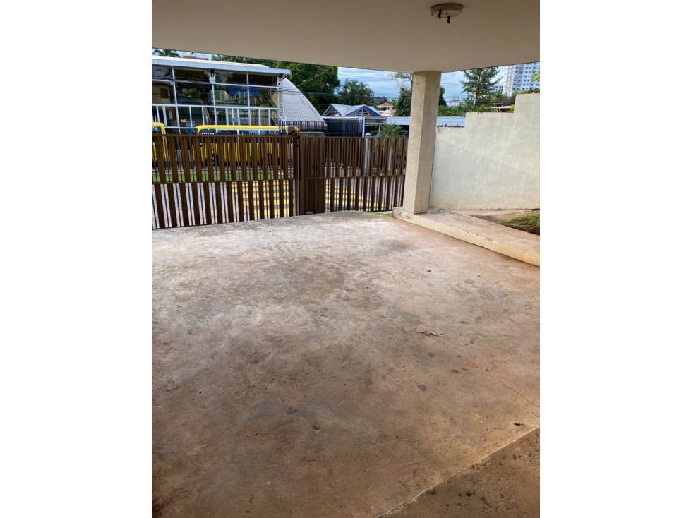 se vende hermosa casa con piscina areas verder gran ubicacion — foto 5
