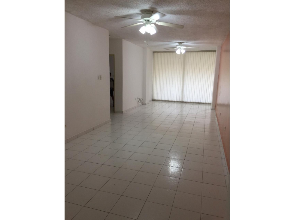 Se alquila apartamento vacío en en Juan Pablo $650 — foto 6