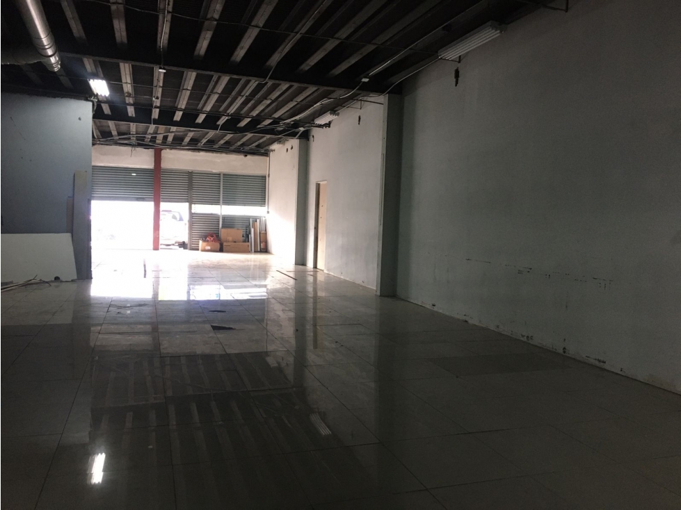 Se alquilan locales comerciales en la av. Fernandez de Córdoba $2,560 — foto 3
