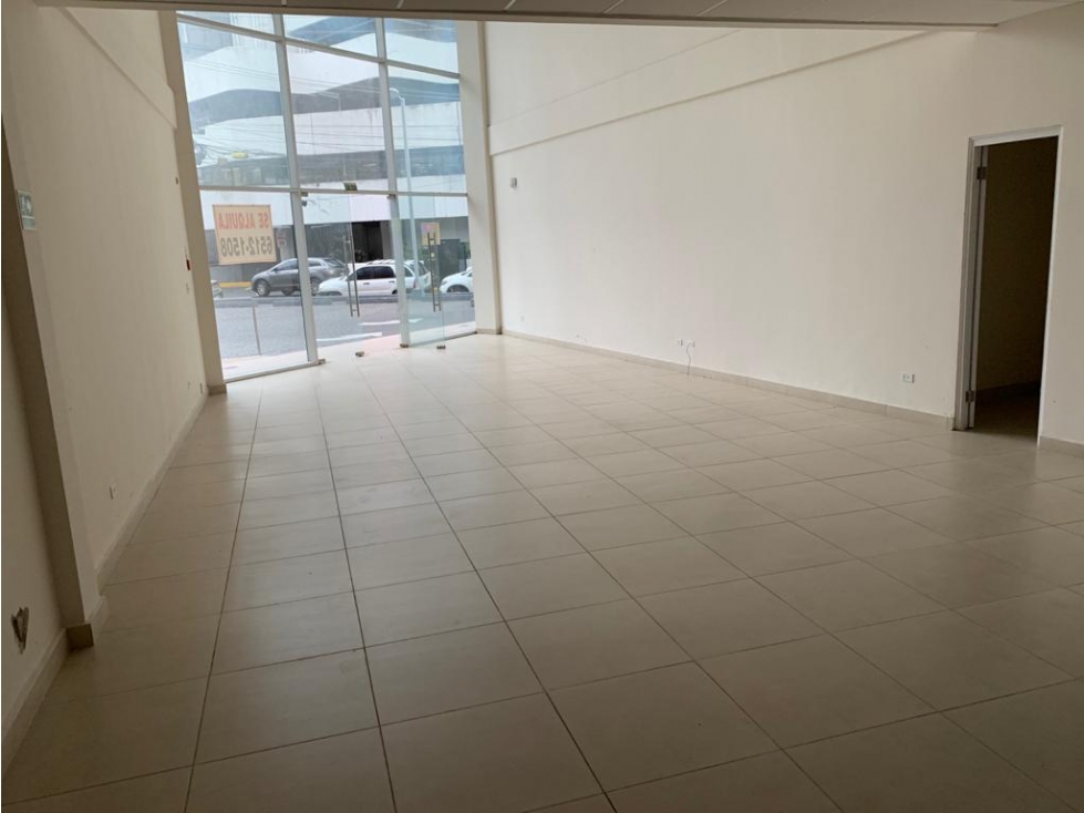 Se alquila Local Comercial en Plaza de Bella Vista $ 3,200 - 4