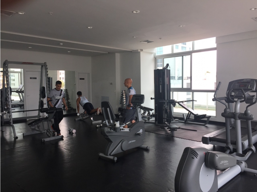 ALQUILER DE APARTAMENTO EN COCO DEL MAR 2 DORMITORIOS 2 BAÑOS — foto 5