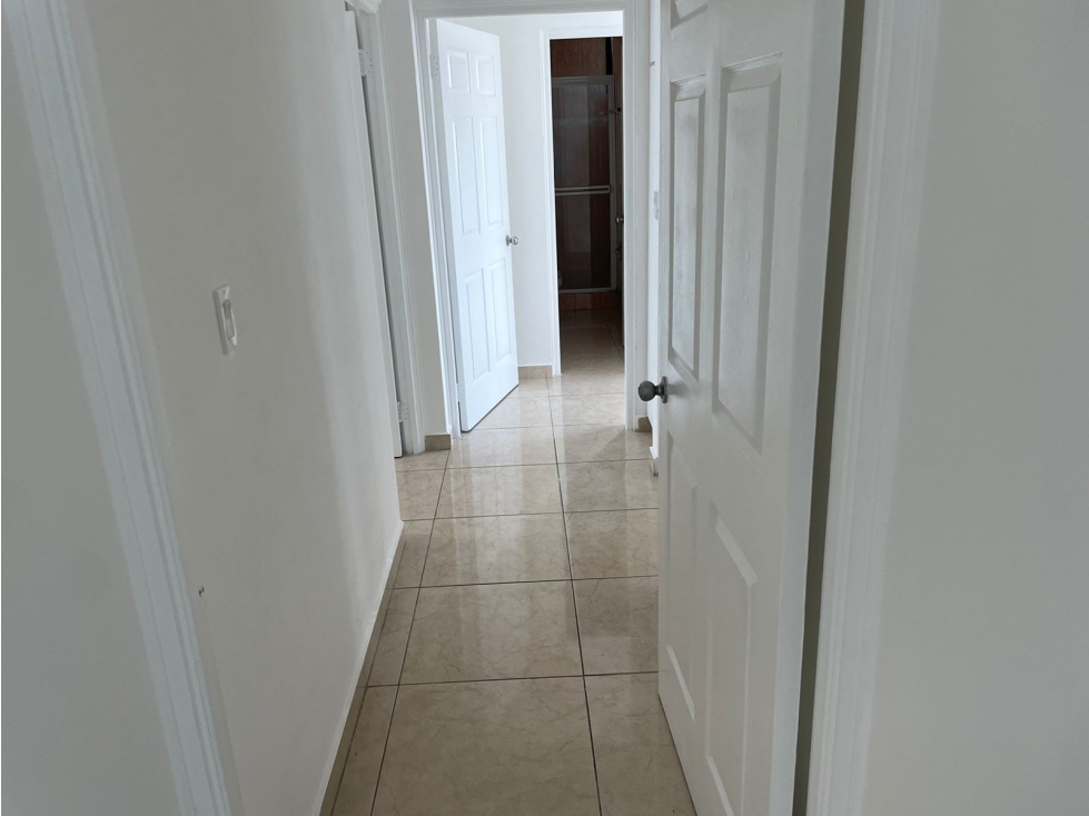 FS 2378 ALQUILER DE AMPLIO APARTAMENTO EN MARBELLA LINEA BLANCA 4R — foto 5