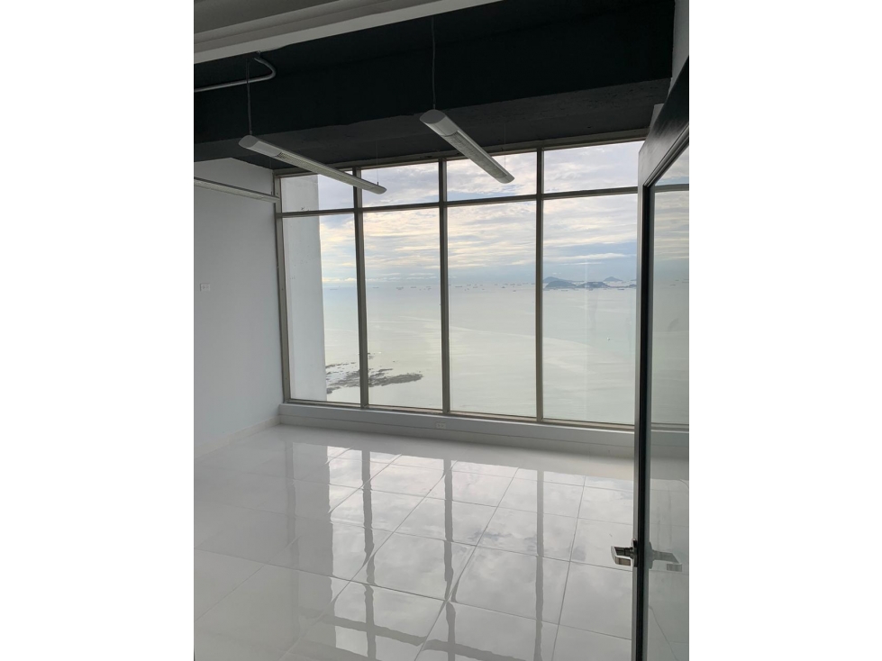 SE ALQUILA MODERNA OFICINA AV. BALBOA 225 MTS $2.800.00 — foto 5